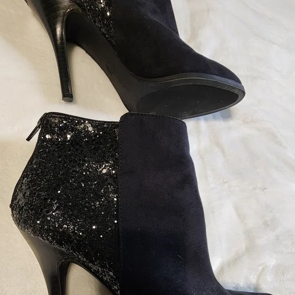 Mossimo Supply Co. Black Suede And Sparkle Heeled Ankle Boots, EUC, Size 7.5 - Picture 6 of 8